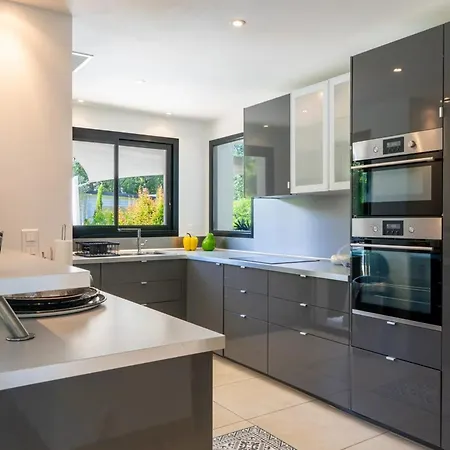Family House 4 Bedrooms - Close To The Sea Сasa de vacaciones *