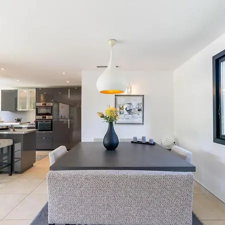 Family House 4 Bedrooms - Close To The Sea Porto Vecchio